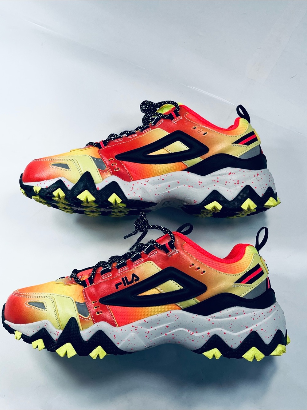 FILA Oakmont TR # 5JMO1903-656 Women's :11 Trail Sneakers Orange Yellow